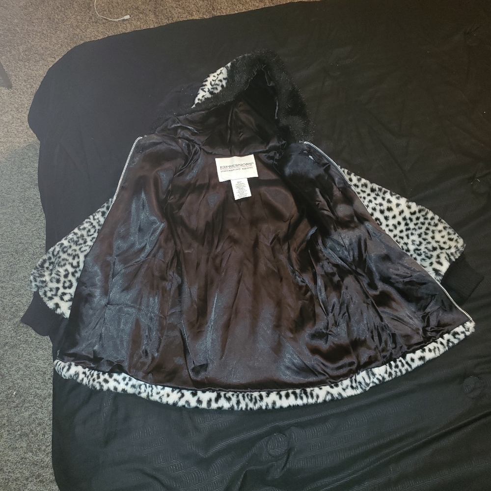 Girls coat - Picture 2 of 3